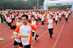 東華三院舉辦最大型特殊馬拉松2012